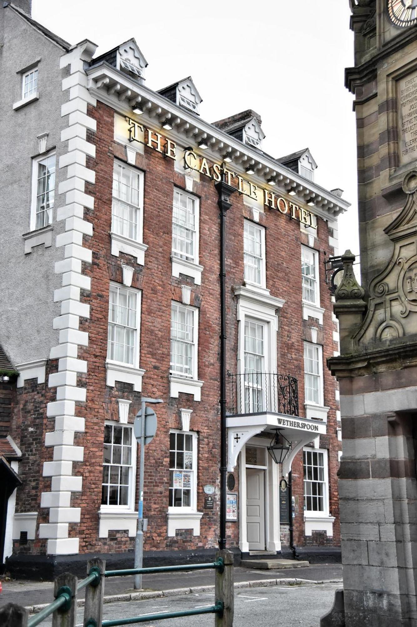 The Castle Hotel Wetherspoon Ruthin Exterior foto