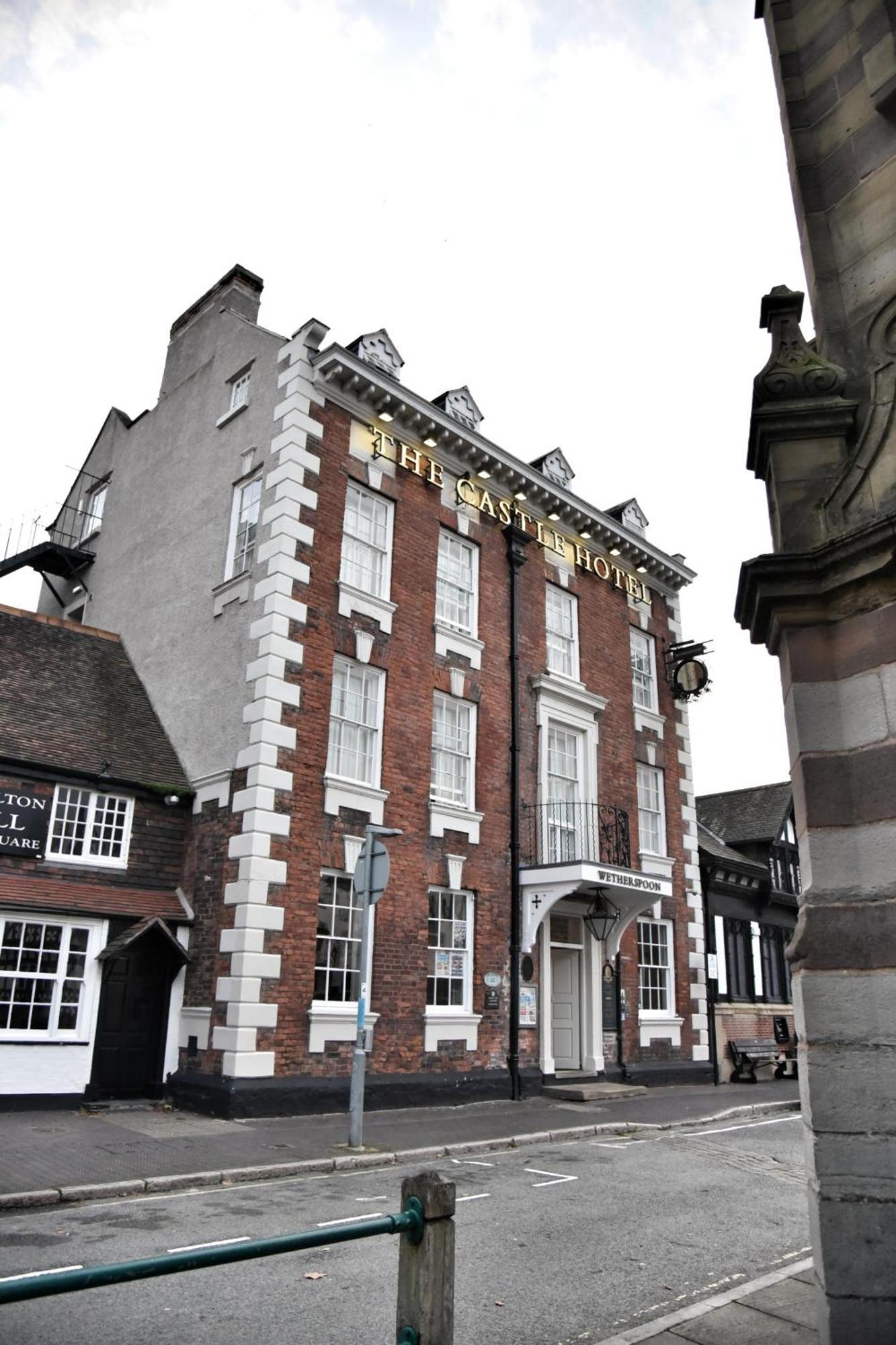 The Castle Hotel Wetherspoon Ruthin Exterior foto