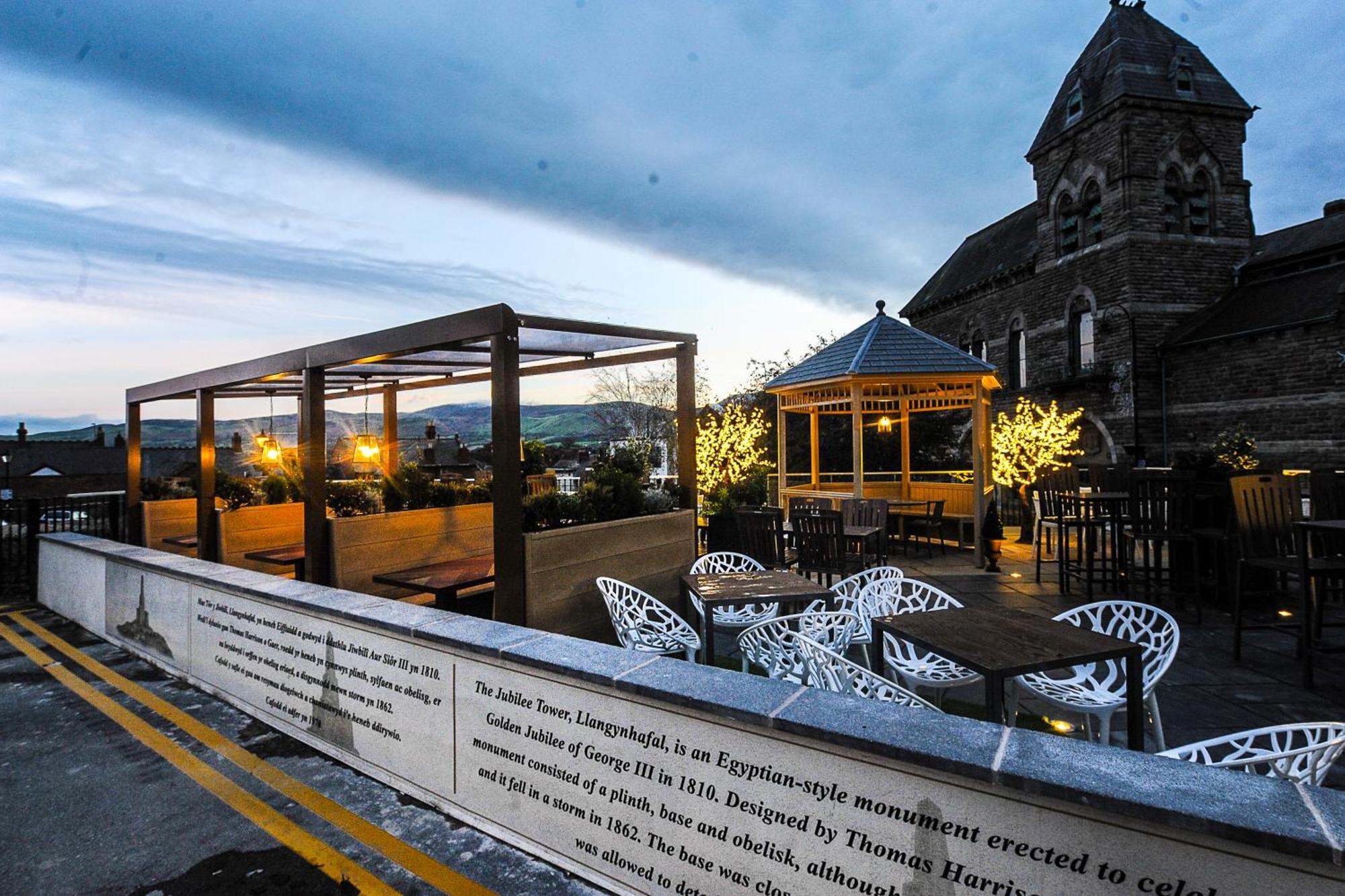 The Castle Hotel Wetherspoon Ruthin Exterior foto