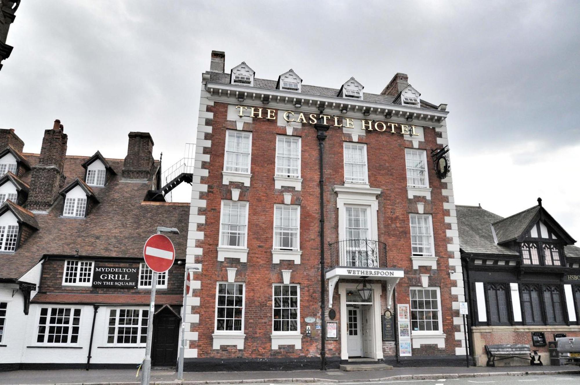 The Castle Hotel Wetherspoon Ruthin Exterior foto